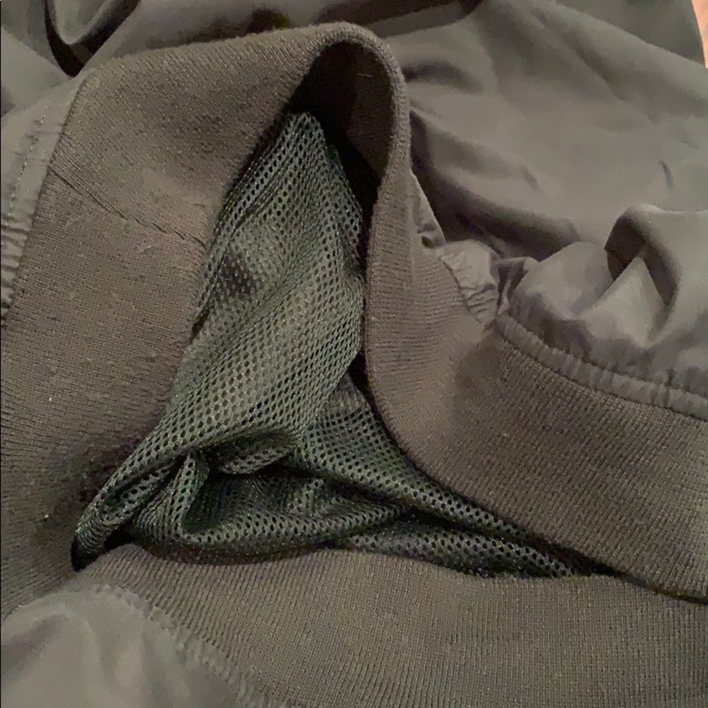 IZOD Golf Windbreaker - Picture 8 of 8